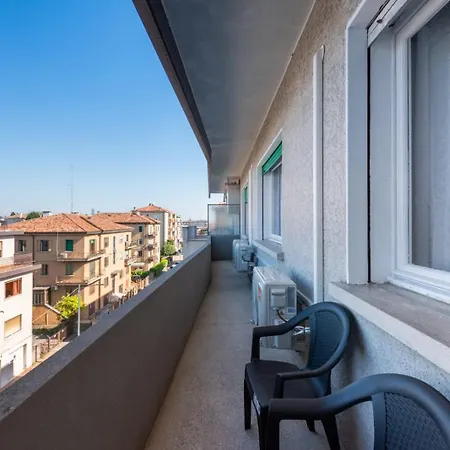 Guest house Mahdi Garden Mestre